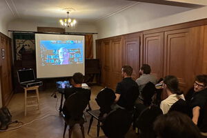 Podiumsdiskussion: Wege in den Beruf